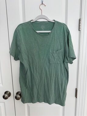 JCREW Men's Pocket T-Shirt in Sage Green